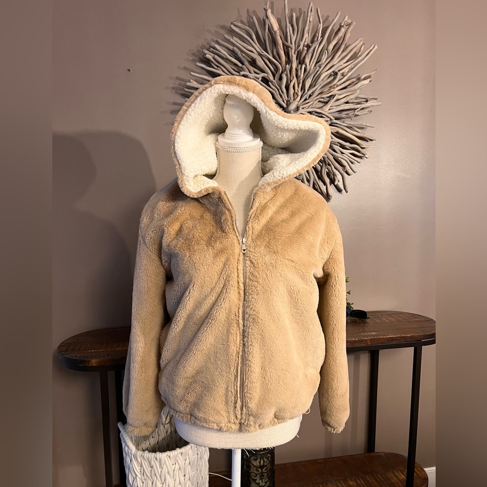 Angel Kiss‎ soft faux fur jacket.